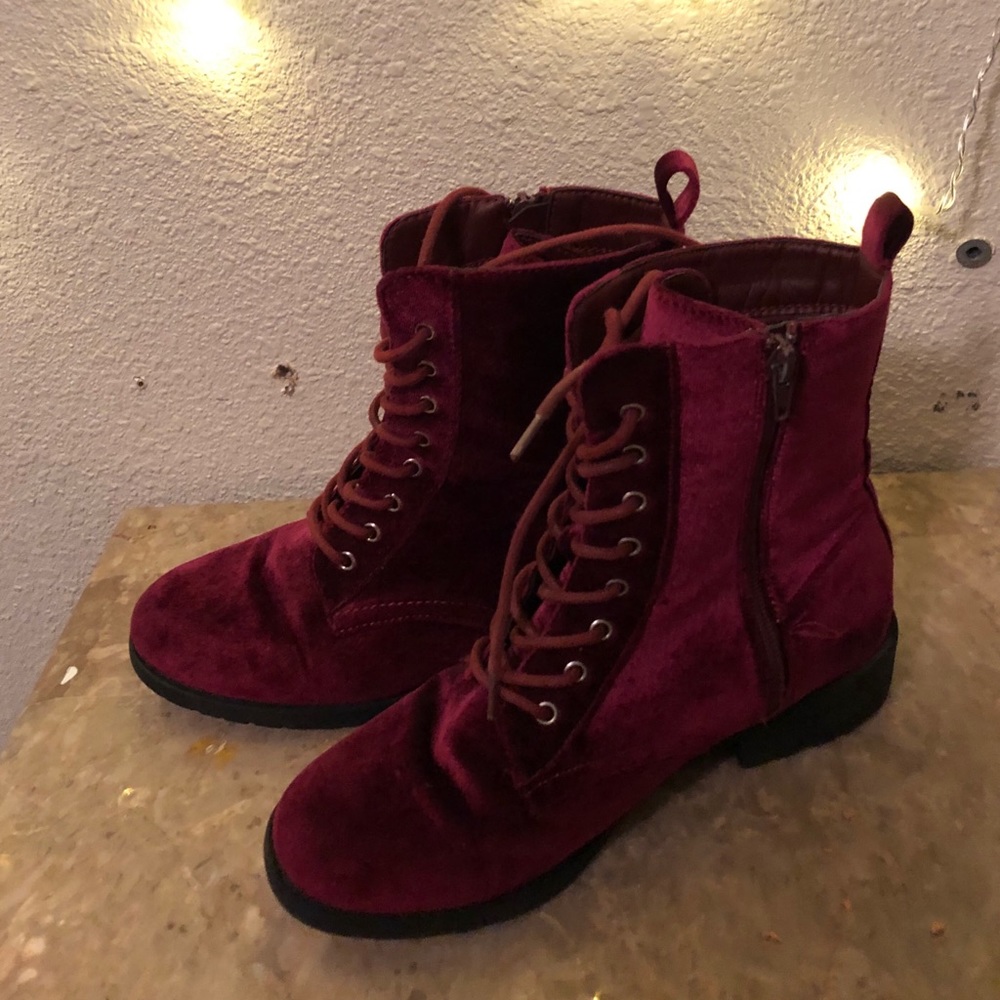 Velvet boots - Picture 2 of 3